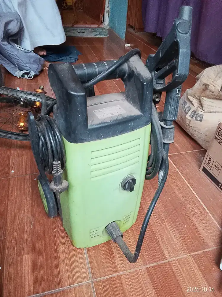 Mesin cuci motor merk Nankai