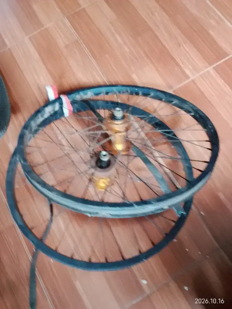 Pelk sepeda, ban sepeda nego