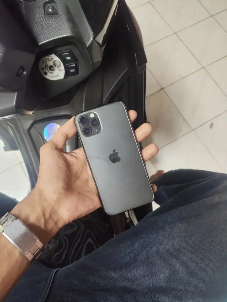 iPhone 11 Pro All Operator
