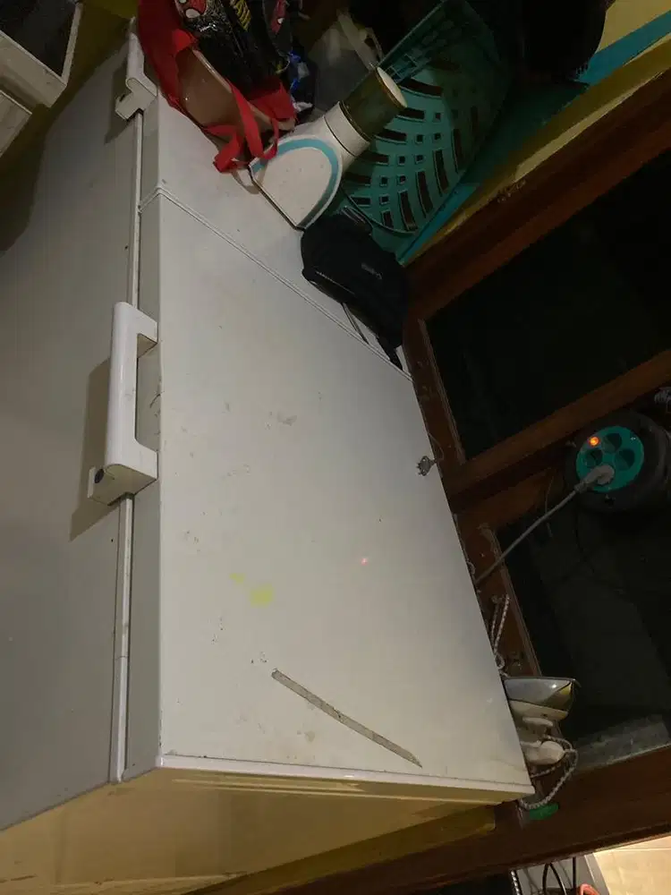 Dijual freezer second 2 pintu