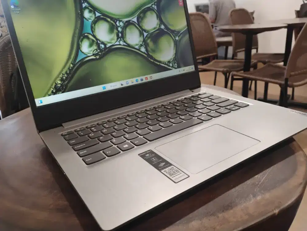 Dijual Laptop Ideapad slim 3 Amd 3020e/ Ram 4 GB/ 256 SSD muluss