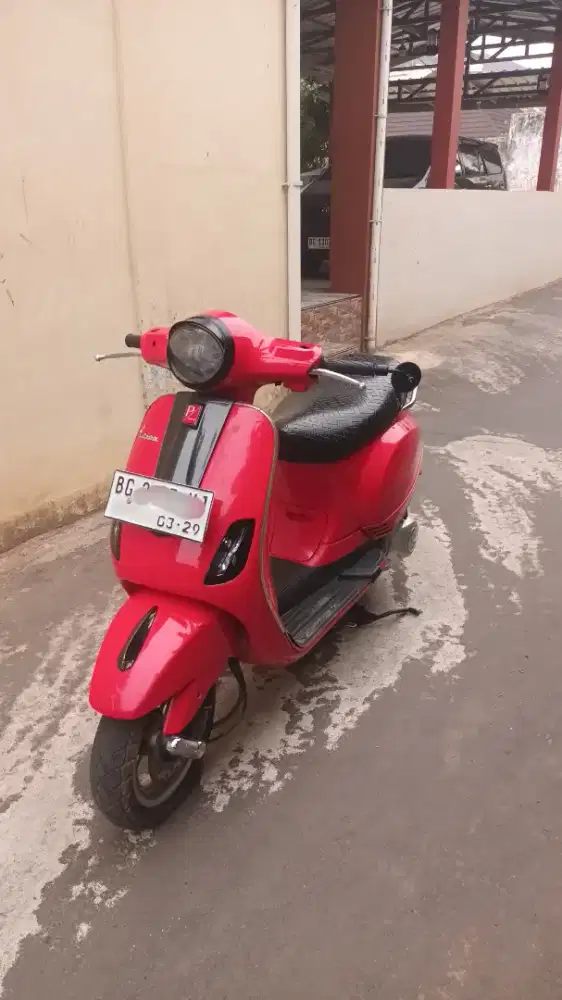 Vespa Metic Lx 150 3V Merah