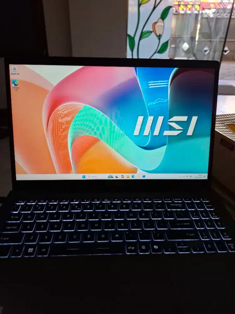 Laptop MSI MODERN 15 – INTEL CORE 5, RAM 16GB, SSD 512GB