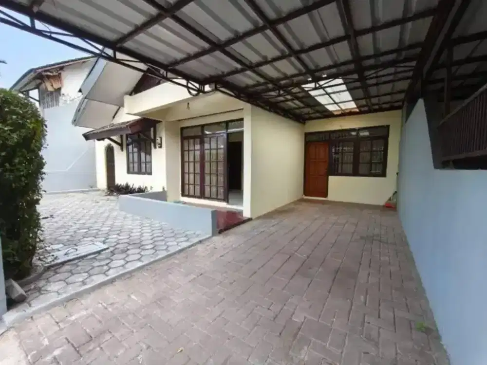 Rumah Luas Bisa Kantor di Arcamanik Endah Perluasan dekat Antapani Lokasi Strategis