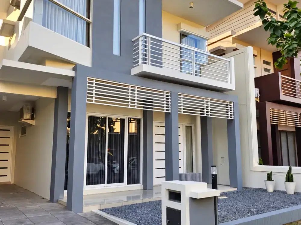 DISEWAKAN RUMAH SIAP HUNI DI ROYAL RESIDENCE. BARU RENOV, FULLY FURNISHED