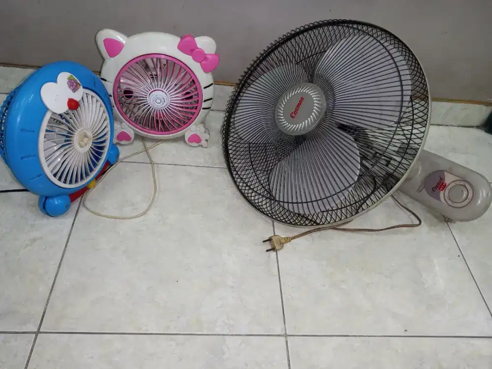 Kipas dinding cosmos 16inc +2 kipas motion mini 3brg Rp.200rb