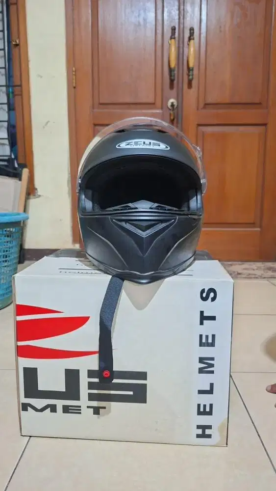 Jual helm zeuz full face