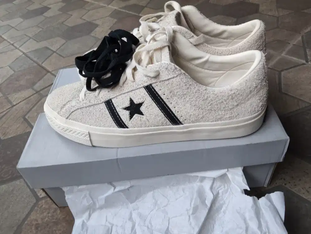 converse One Star Academy Pro Suede
White Egret Black SIZE 43