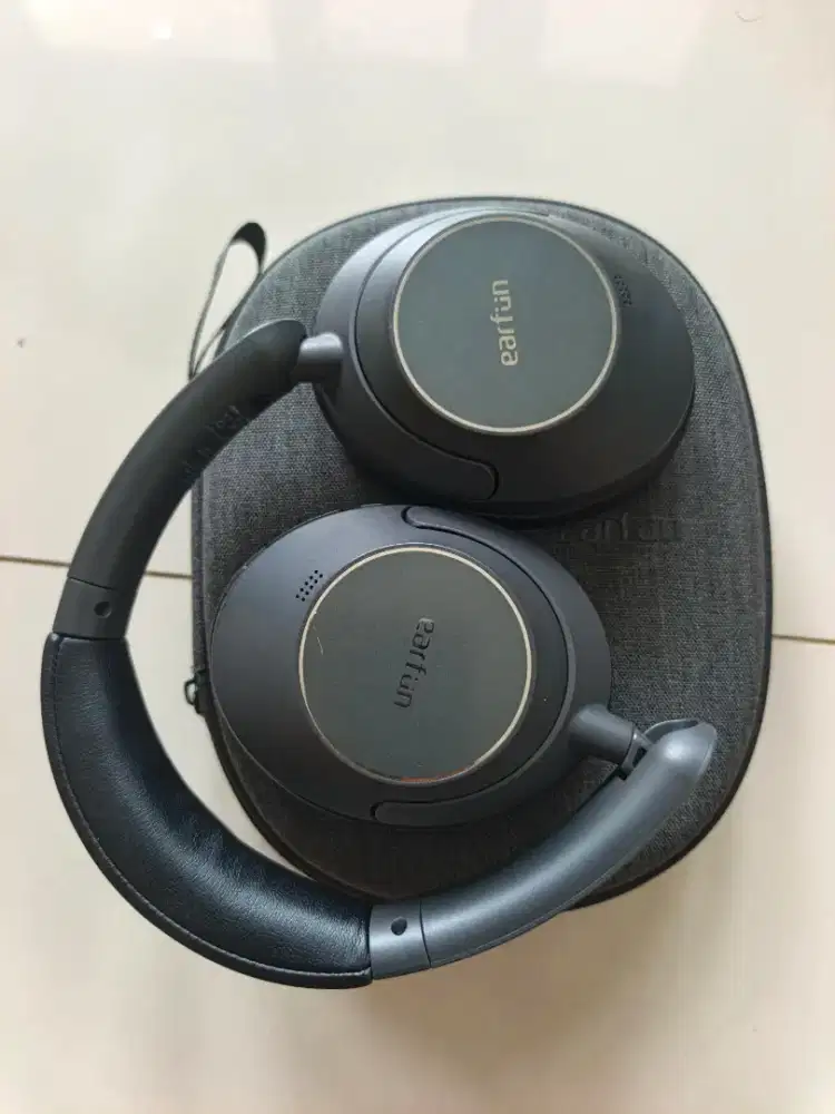 Headphone EarFun Wave Pro