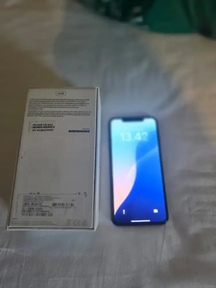 iPhone xs max. 64 (simpati only)