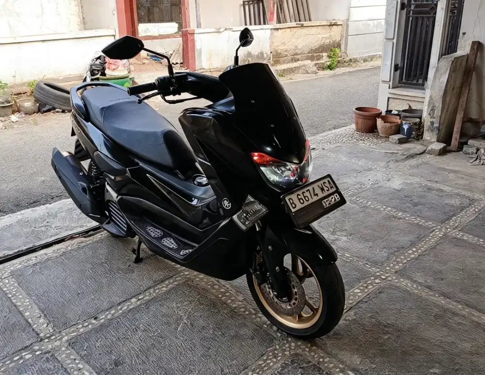 Nmax old black cakep