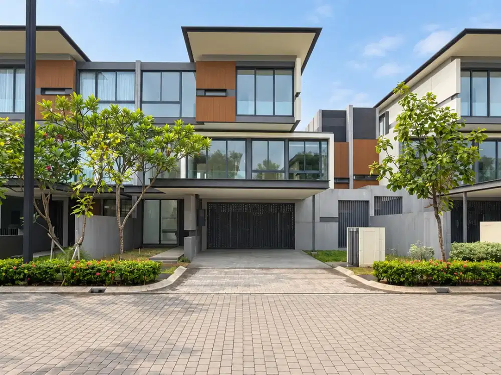 Dijual Rumah Mewah Lyndon NavaPark BSD Type 15 Limited, Lift Pribadi & View Taman Danau