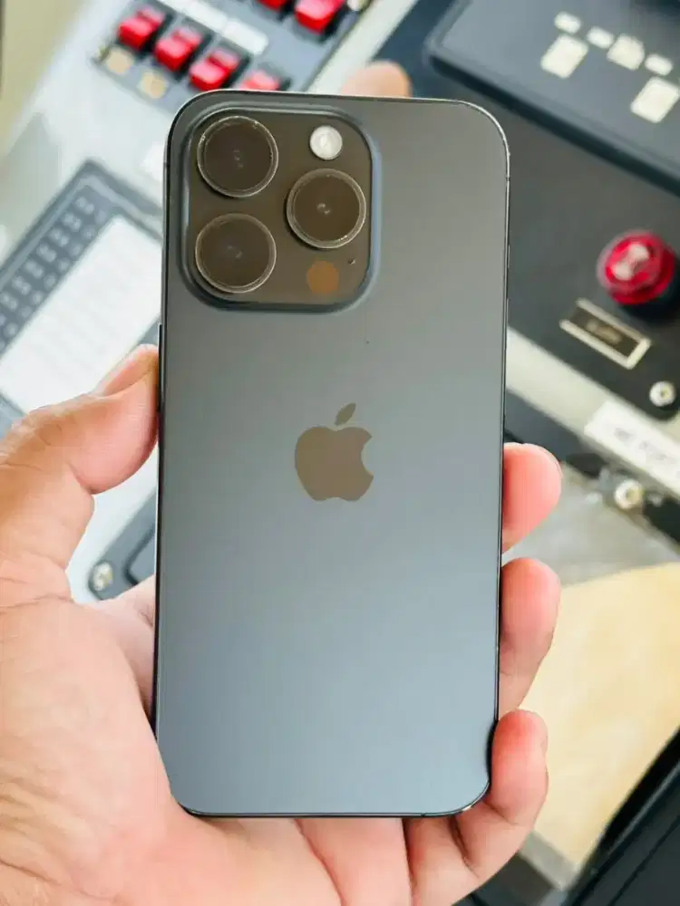iPhone 15 Pro 256gb Region UAE