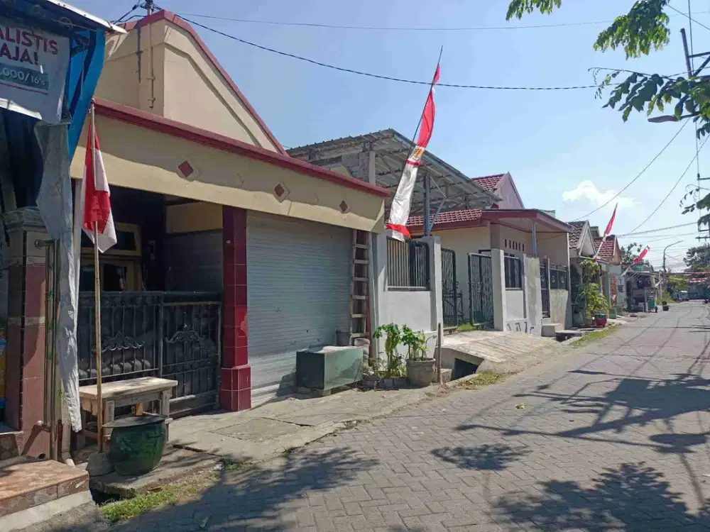 Klakah Rejo Sememi Surabaya Barat dijual Rumah dekat Pasar Sememi Dekat Jalan Raya