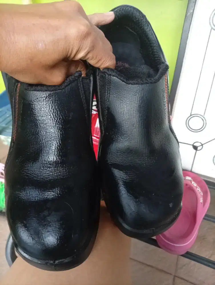 Sepatu satu King's