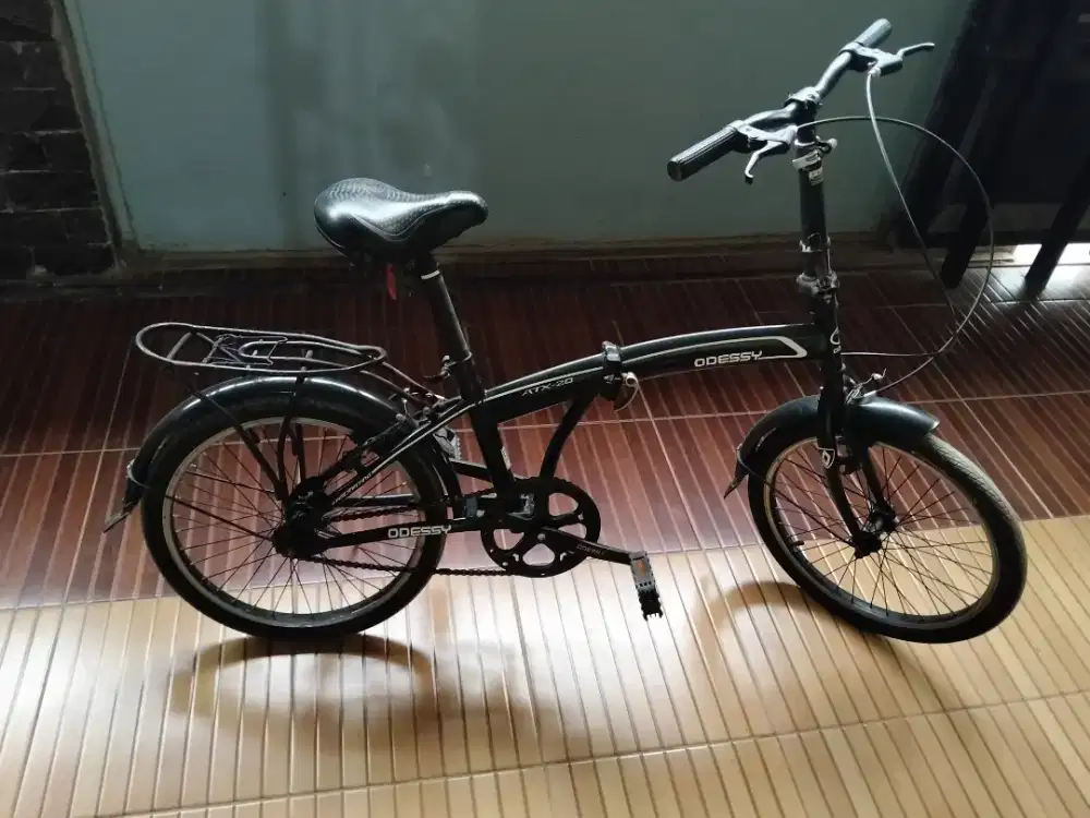 Sepeda lipat merk odessy