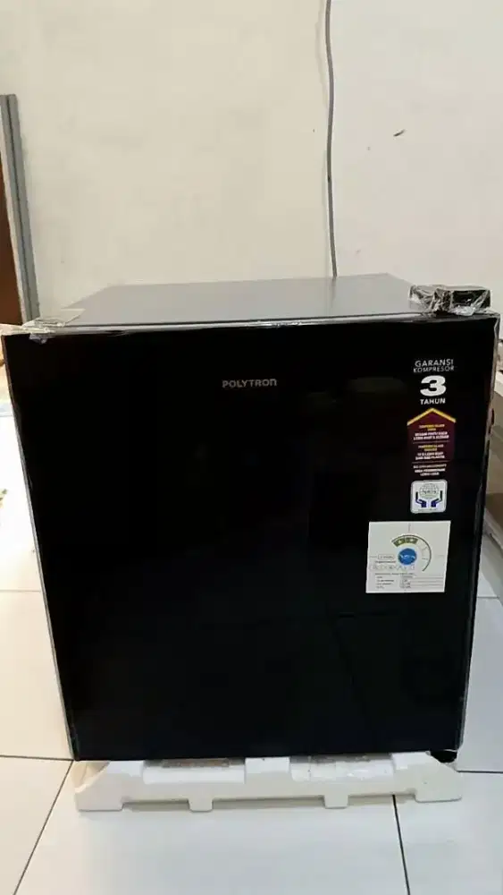 Kulkas portabel mini polytron