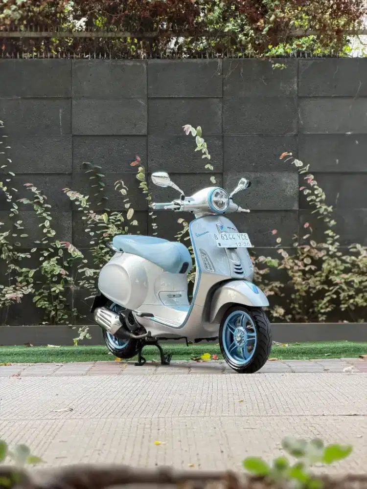 VESPA PRIMAVERA S NEW MODEL 150 IGET ABS LED TH 2025 PERFECT CONDITION