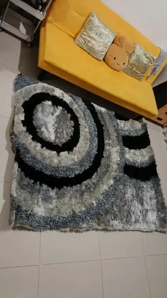 Karpet Shaggy Abstrak