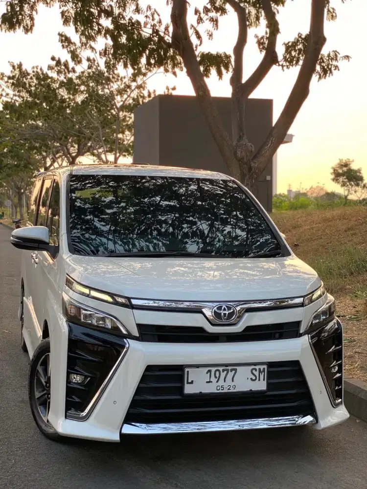 KM 60 RB RECORD !! Toyota Voxy 2018 2019 FULL ORIGINAL CAT !!