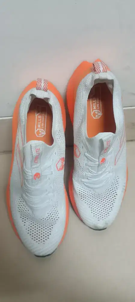 Sepatu Running Mills Treximo Enerlite 42