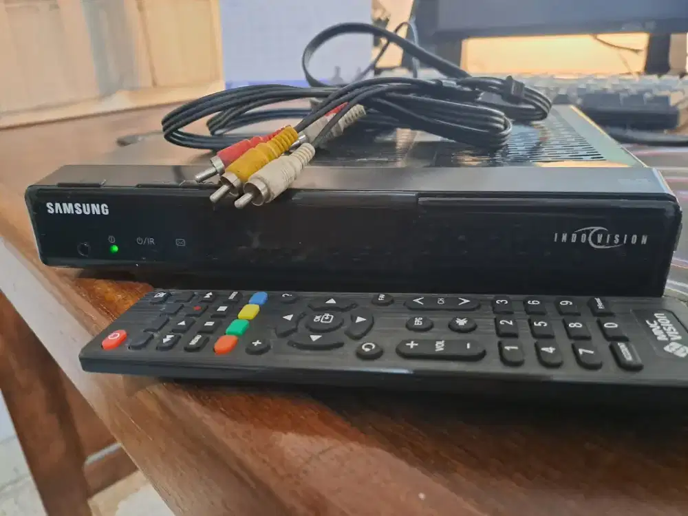 Decoder Samsung SMT-S1080 MNC Vision / Indovision + Remote