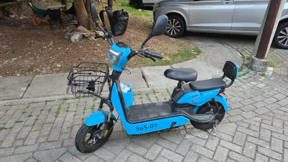 DIJUAL Sepeda Listrik Selis SnS-01 Second Kondisi Siap Pakai