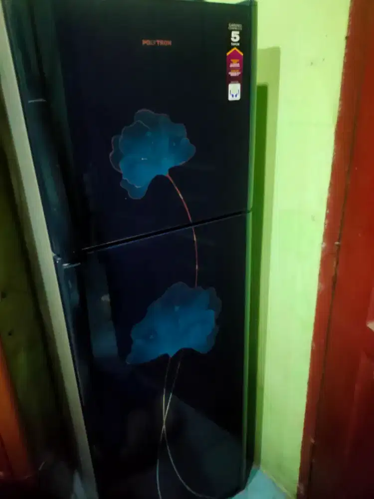 KULKAS 2 PINTU POLYTRON
