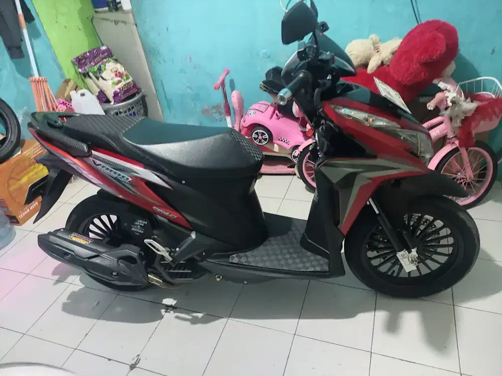 Vario kzr 125 merah