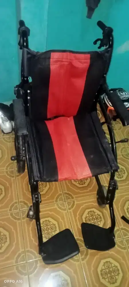 kursi roda  bekas