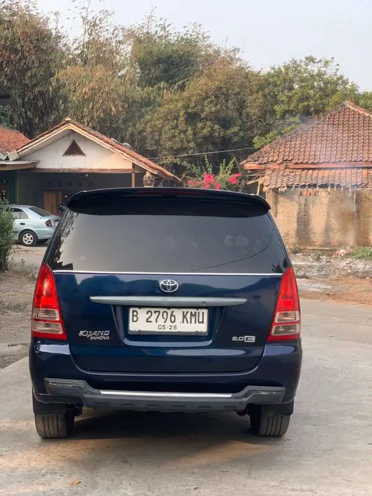 Toyota Kijang Innova 2005 Bensin