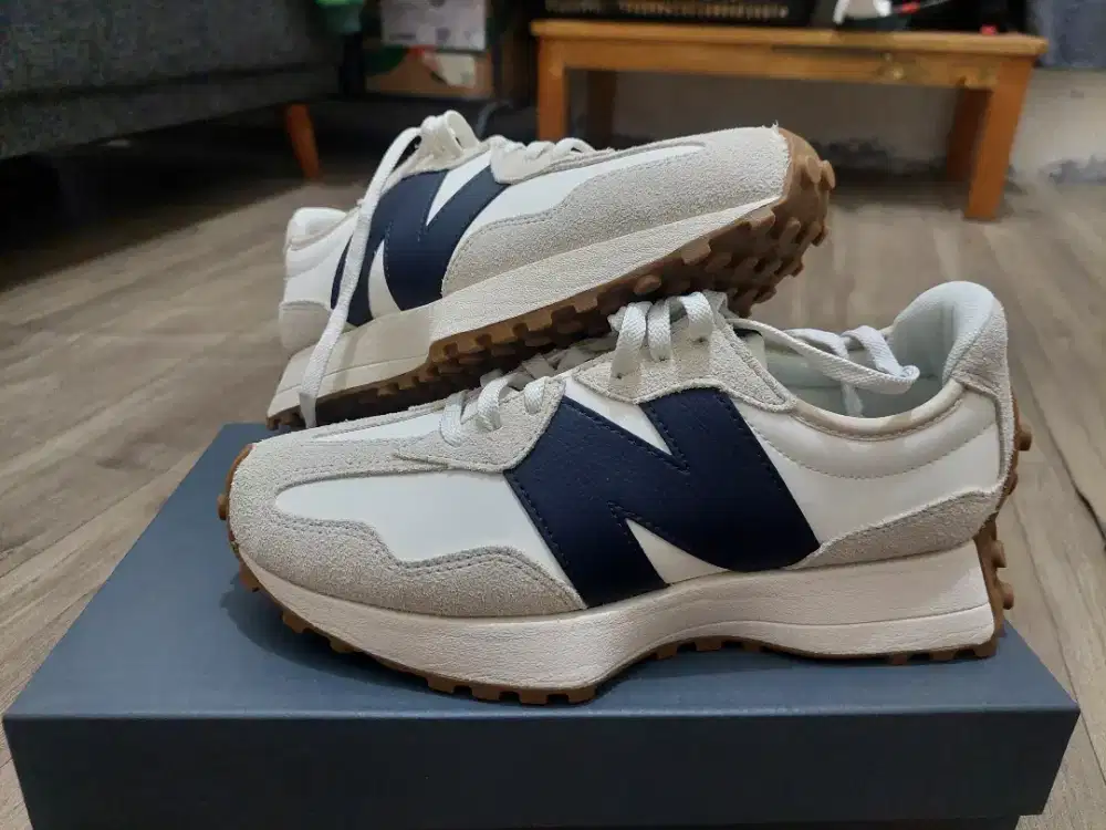 NewBalance 327 Navy NEW!!!