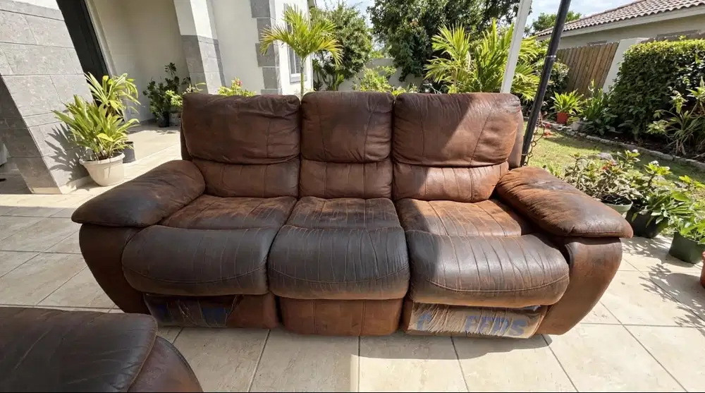 SOFA RECLINER CHEERS By Informa
