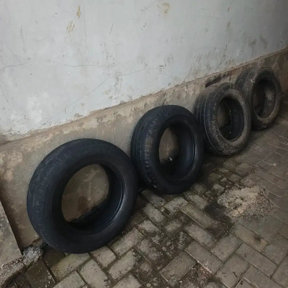 2 bonus 2 Ban mobil 185/70/14 dunlop sp10 tubeless tahun 2019 ring 14