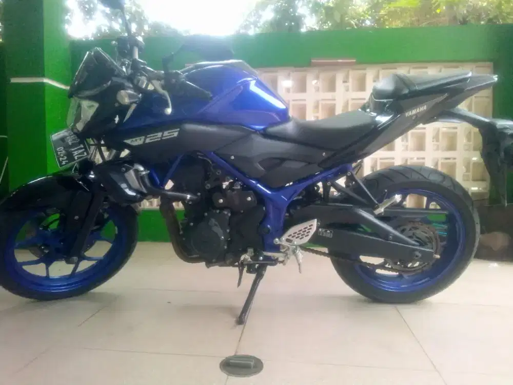 Yamaha MT25 biru