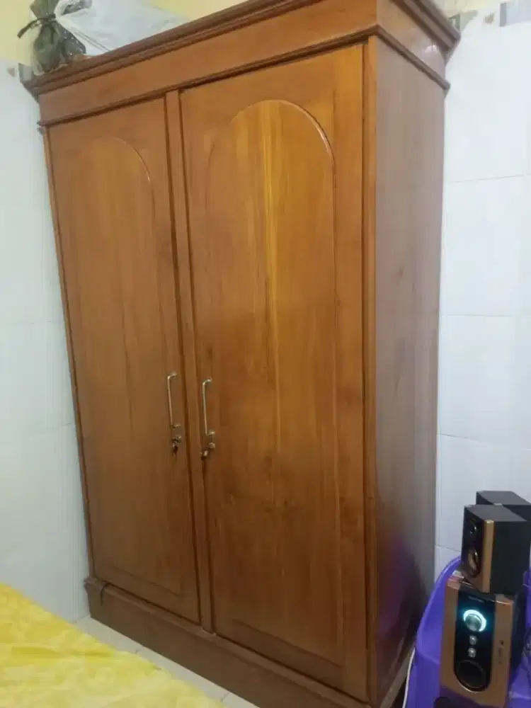 Lemari baju kayu jati