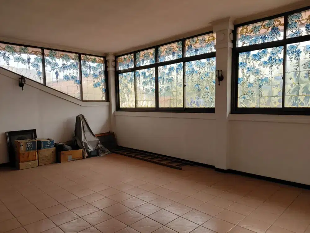 Rumah 2 Lantai di Istana Regensi 2 Bandung