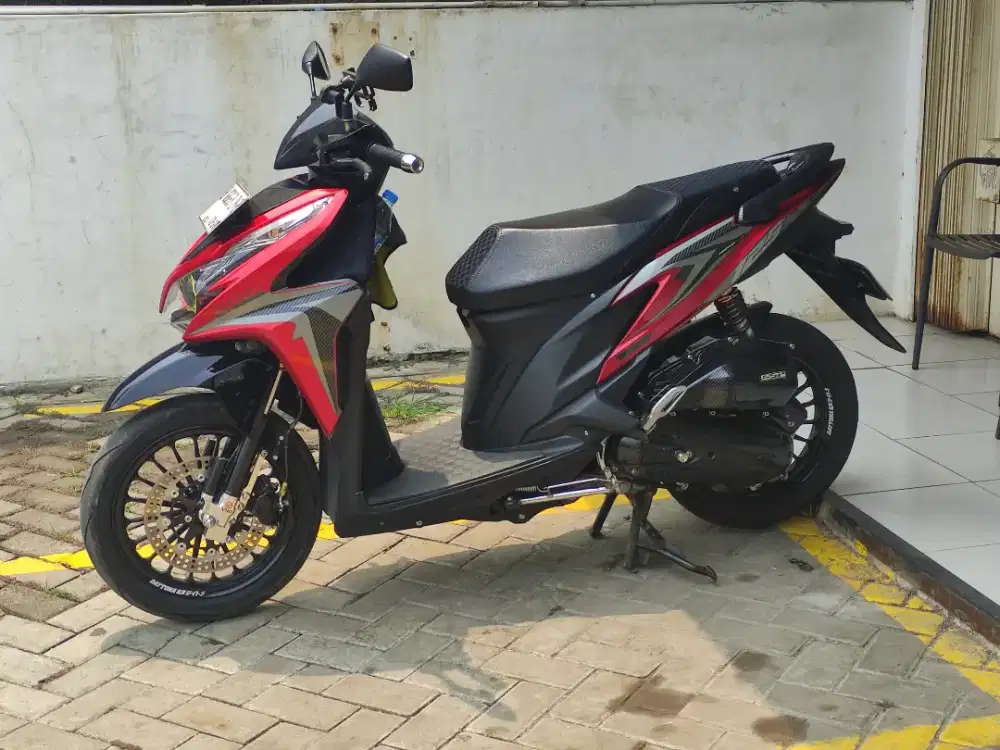 Vario kzr 125 merah