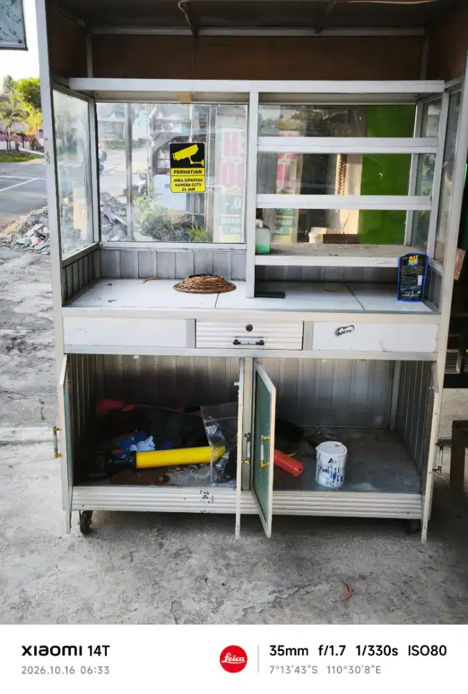 Etalase gerobak gorengan soto bekas