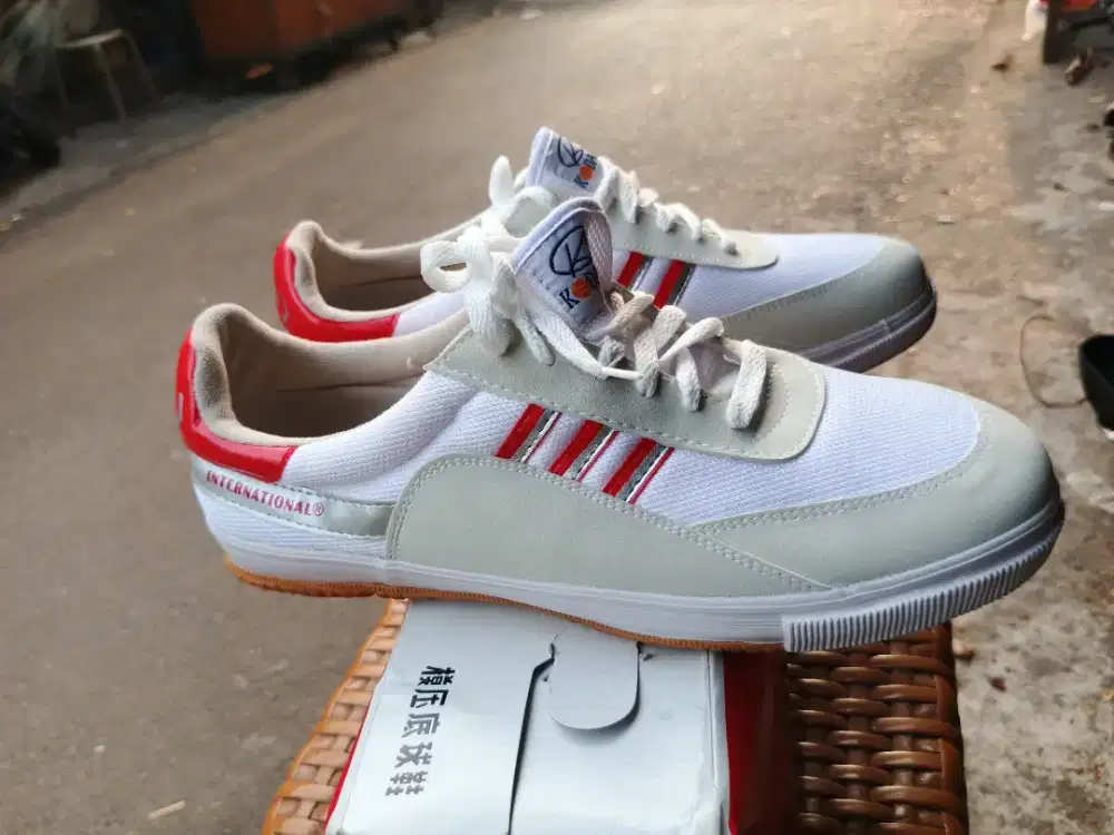 Jual sepatu kodhachi original size 45 bisa kirim bayar cod d tempat