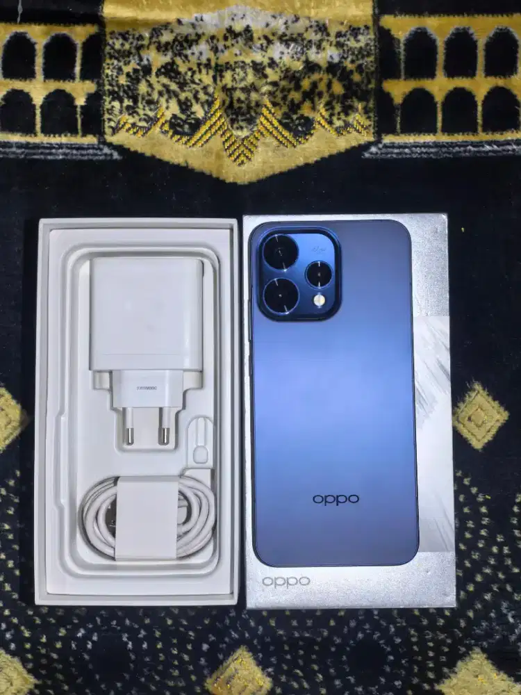 OPPO Reno 15 5G RAM 8/256GB Garansi 19 Bulan