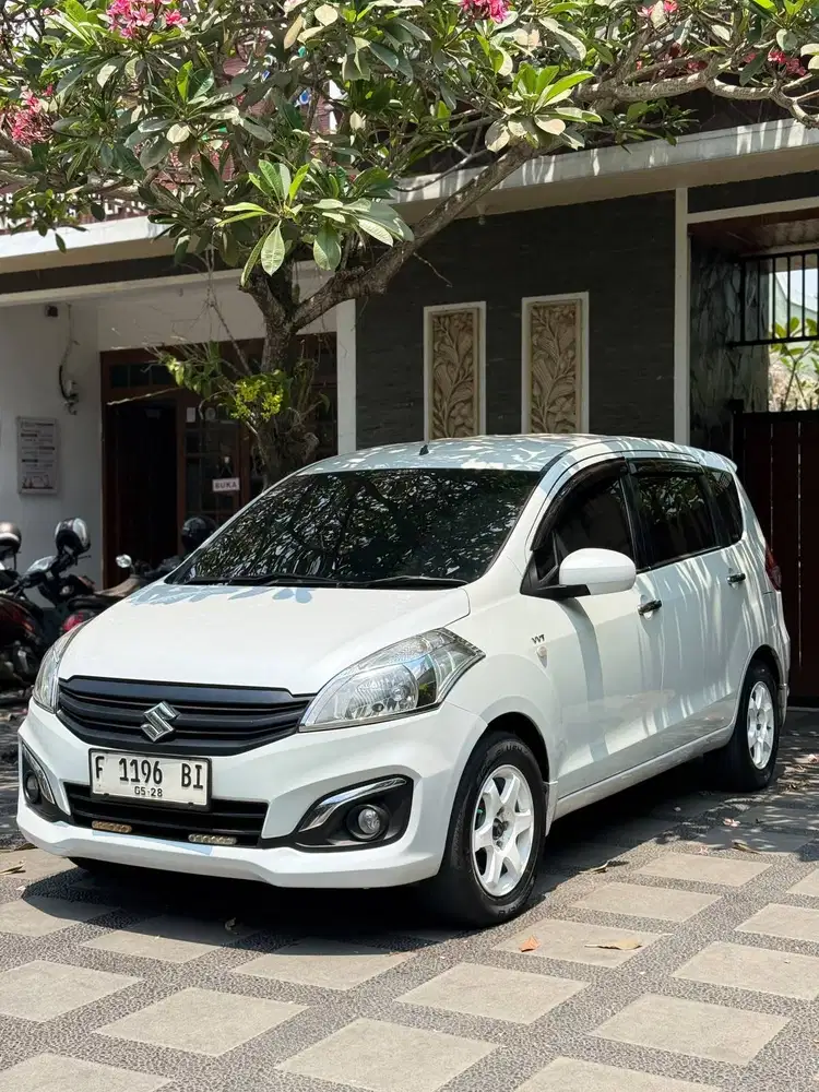 Suzuki Ertiga Matic warna Favorit Putih [2018]