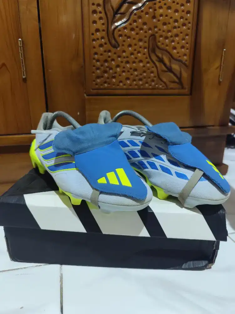 Sepatu Bola Adidas Predator League Fold Over Tongue FG