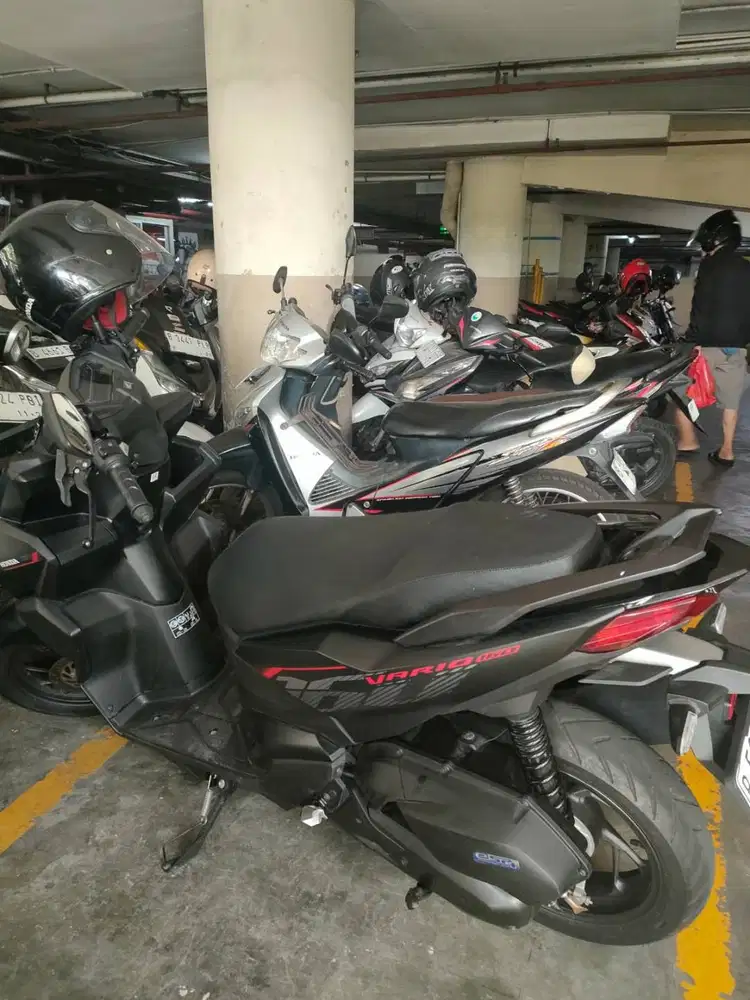 DIJUAL: Vario 160 CBS 2023 Black – Km 3rb Istimewa like new