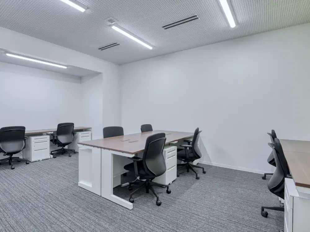Akses all-inclusive ke ruang kerja, kantor virtual, dan ruang rapat di Regus Greko Creative Hub