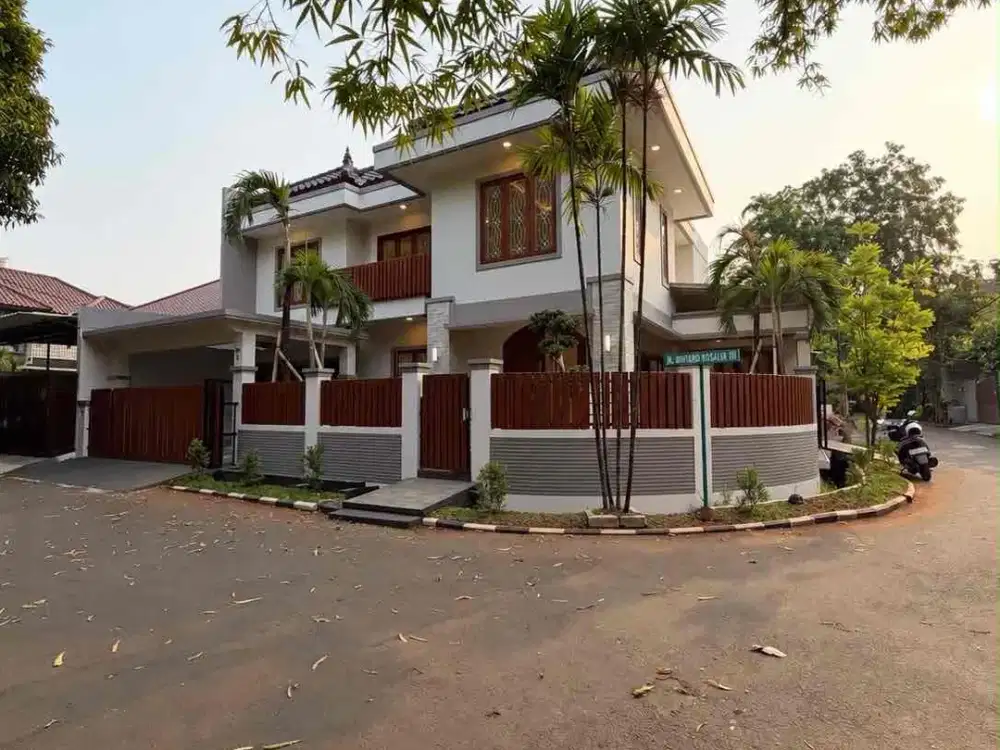 Hot Sale ! Rumah Mewah Hook Di Bumi Bintaro Permai