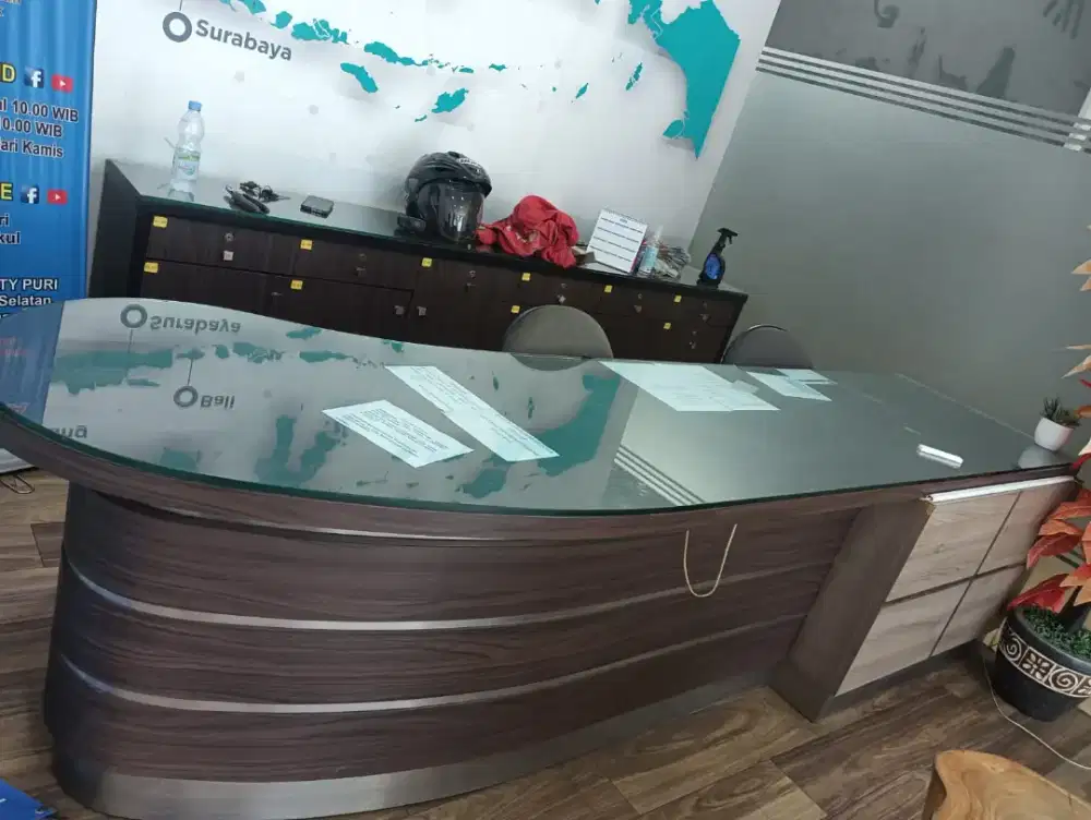 Dijual meja resepsionis / kantor kayu