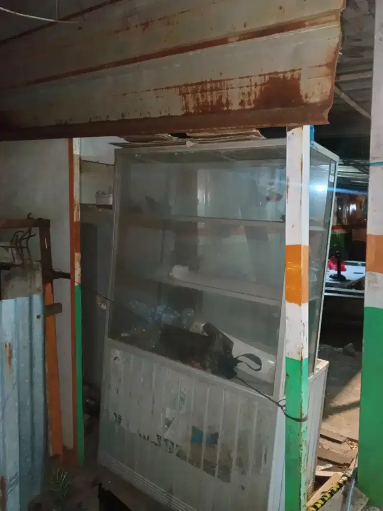Etalase Bekas Cocok Untuk Lauk Mateng