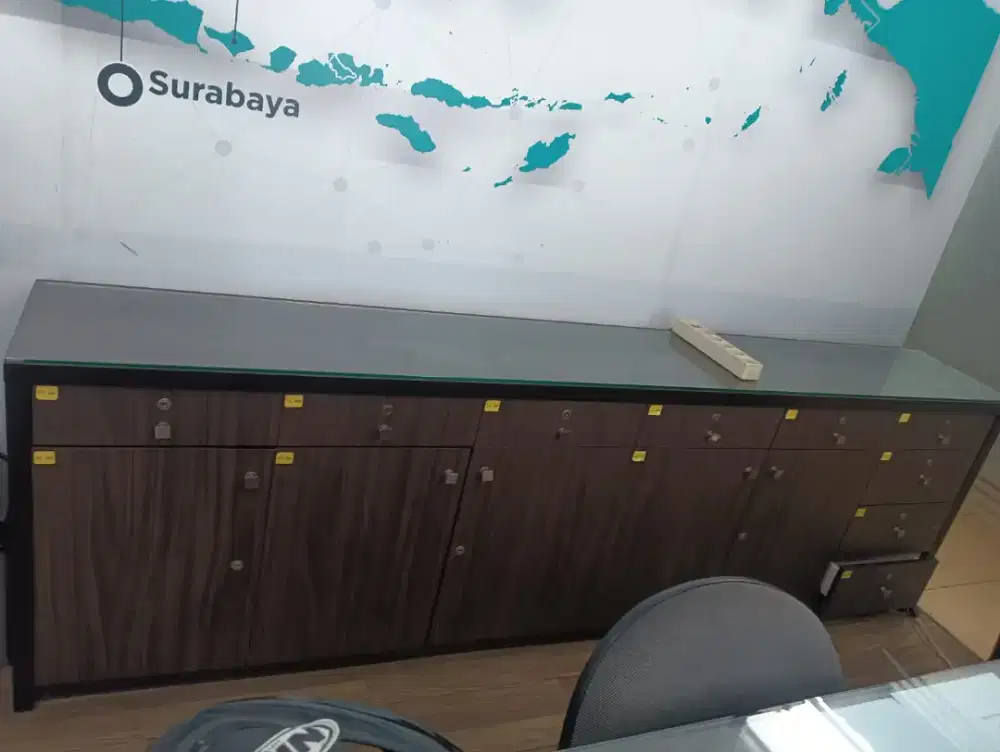 Dijual meja resepsionis / meja kantor kayu