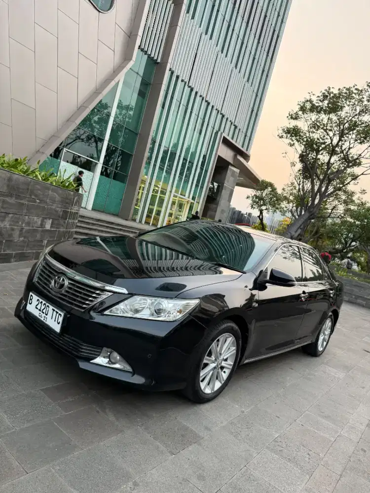Camry V 2.5 Automatic 2013